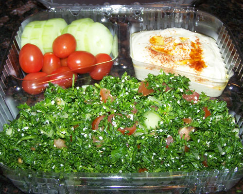 raw food photo: Tabouleh with Hummus